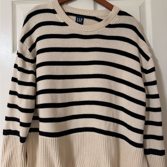 GAP Women's Crew Neck Striped Sweater - Black and Cream - Picture 1 of 3